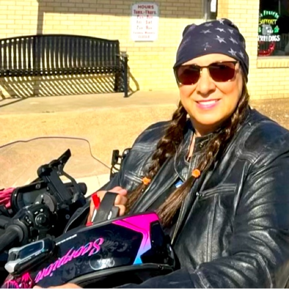 Meet your Posher, Iris